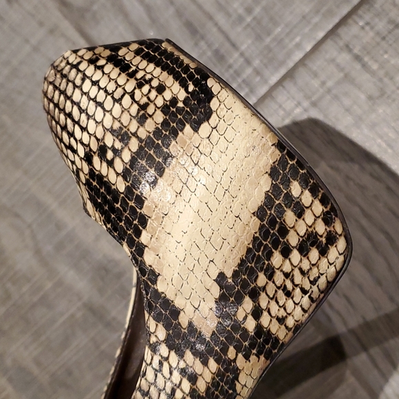 H BY Halston brown embossed snakeskin heel pumps - Picture 4 of 14